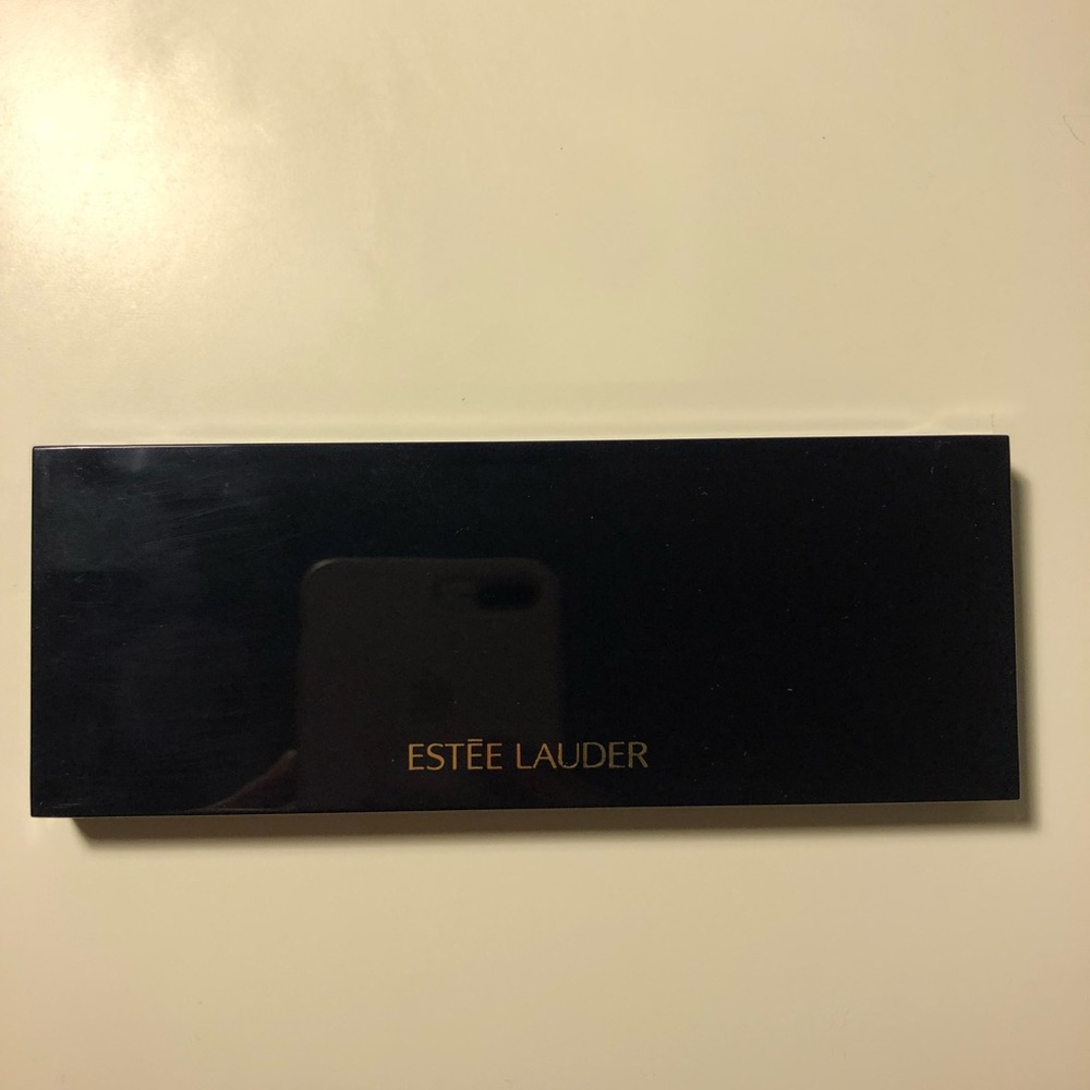 🔥PRICE⬇️🔥 <ESTEE LAUDER> EYESHADOW PALETTE! - Picture 2 of 4